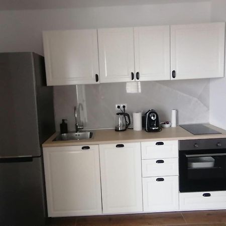 L&L Apartmani 1 Bol Extérieur photo