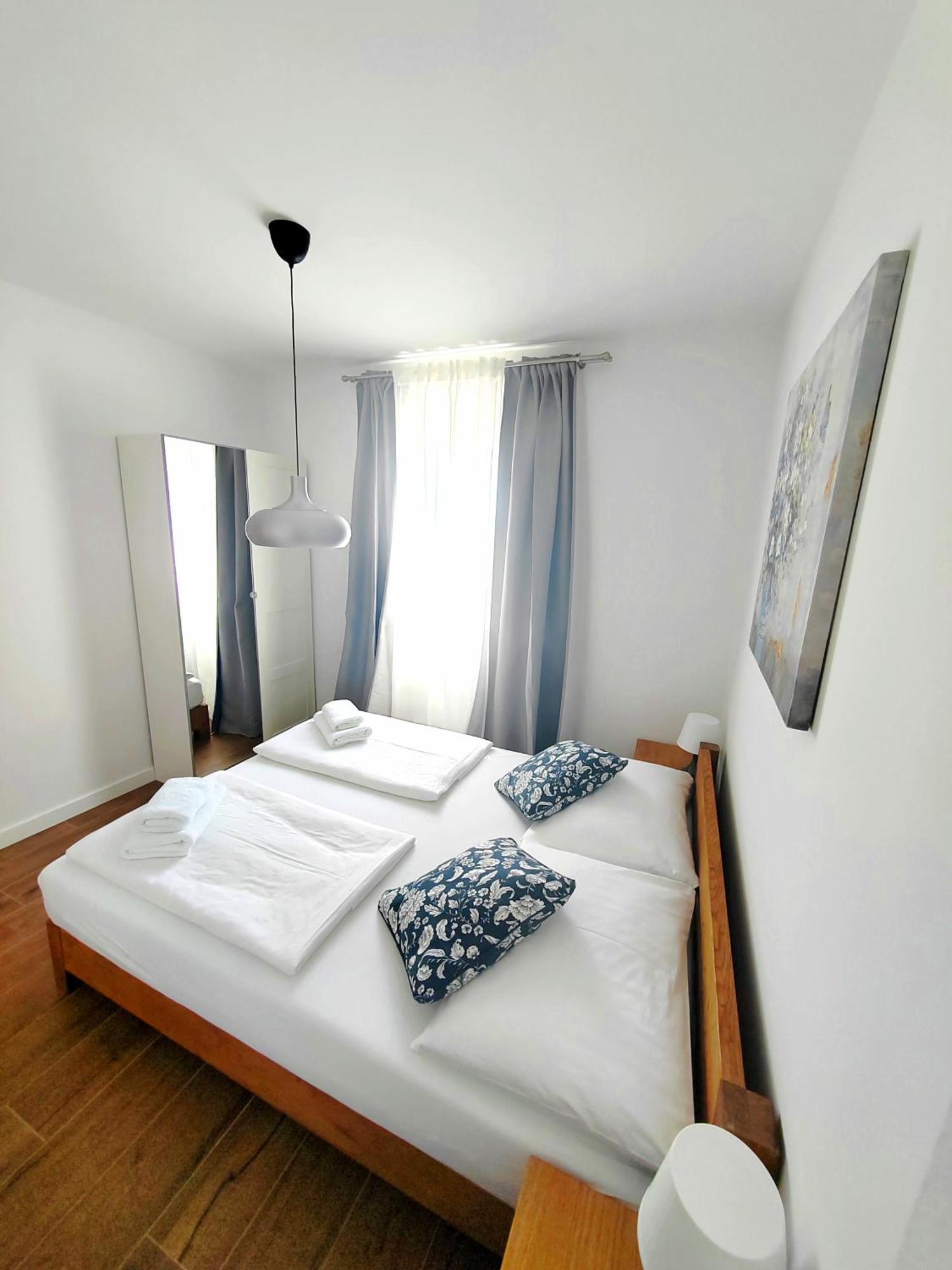 L&L Apartmani 1 Bol Extérieur photo