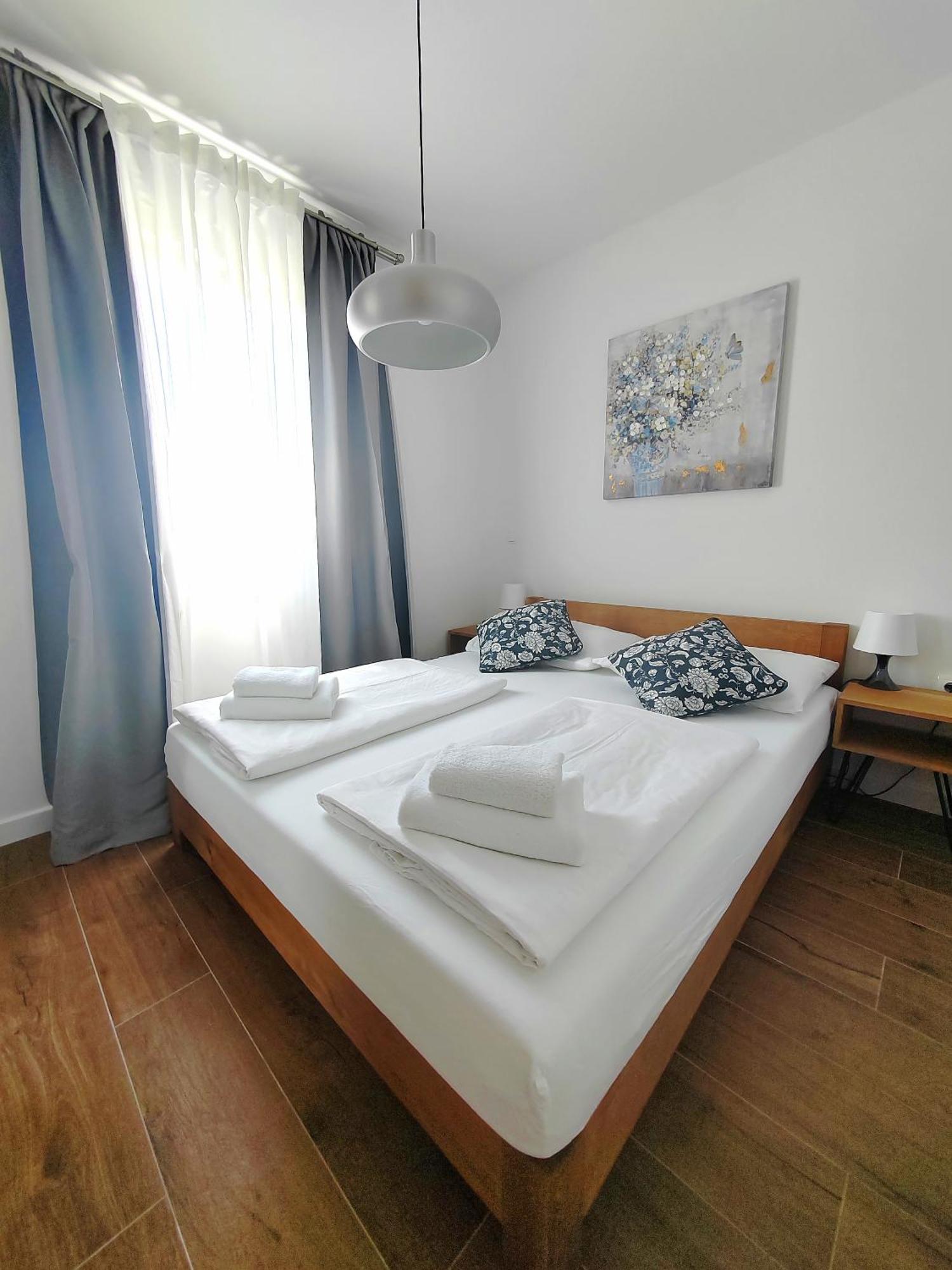 L&L Apartmani 1 Bol Extérieur photo