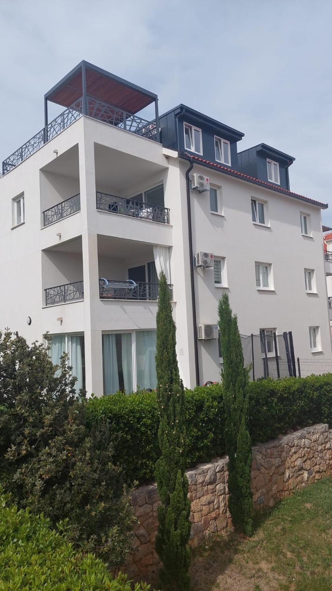 L&L Apartmani 1 Bol Extérieur photo