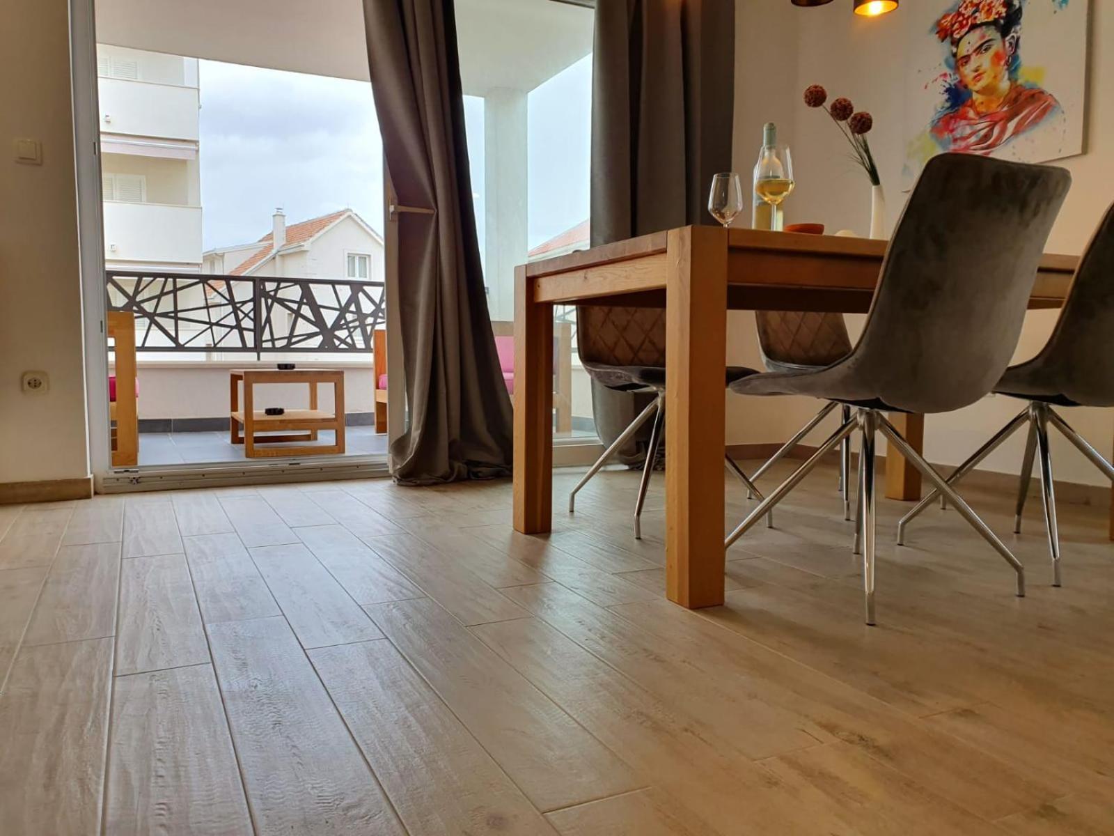 L&L Apartmani 1 Bol Extérieur photo