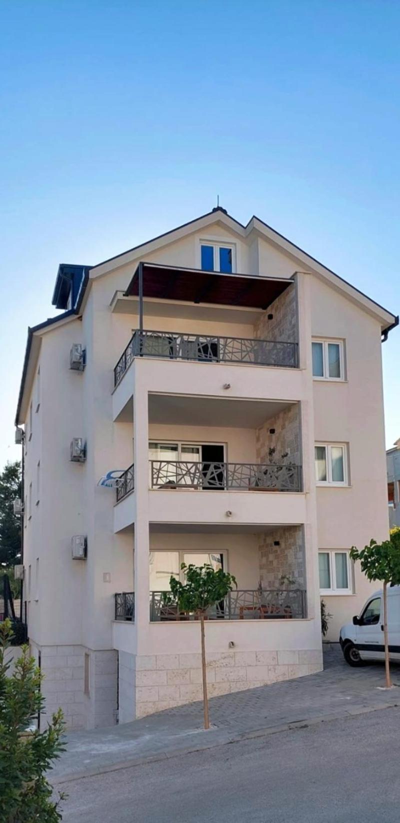 L&L Apartmani 1 Bol Extérieur photo