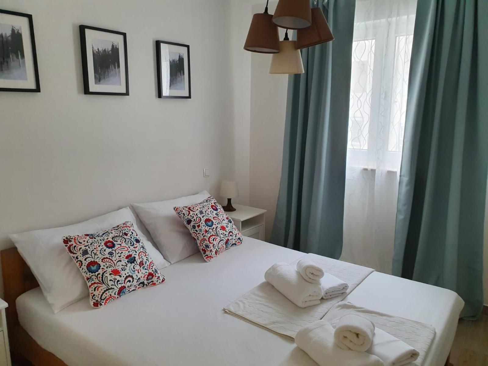 L&L Apartmani 1 Bol Extérieur photo