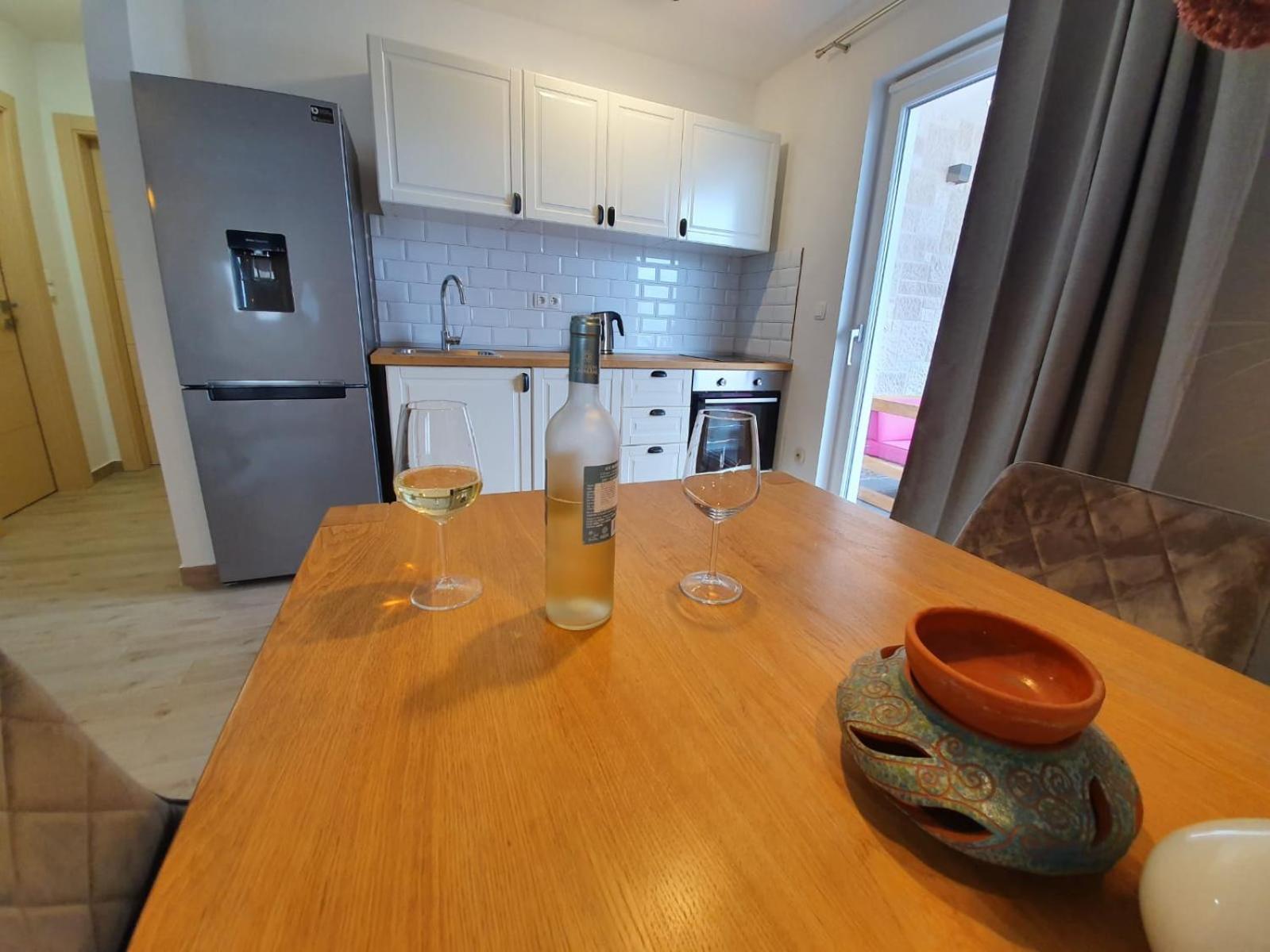 L&L Apartmani 1 Bol Extérieur photo